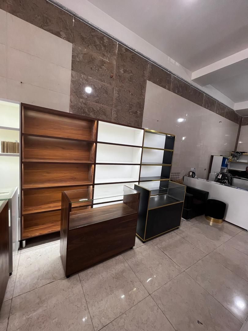 قفسه عطر گردویی با کانتر